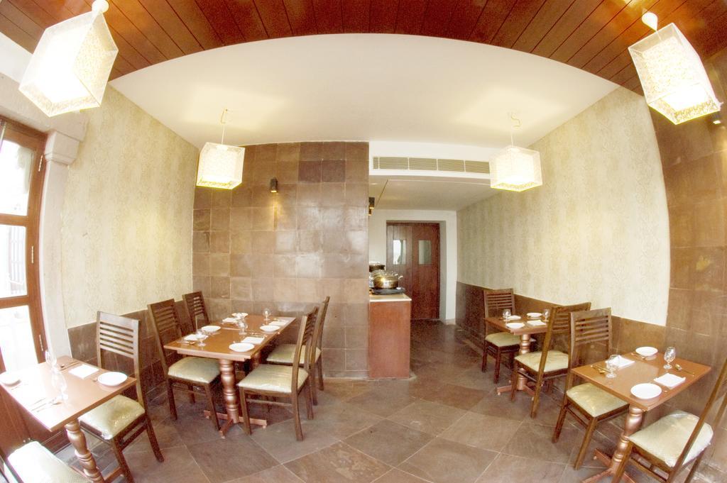 Guleria Kothi At Ganges Hotel Varanasi Exterior foto