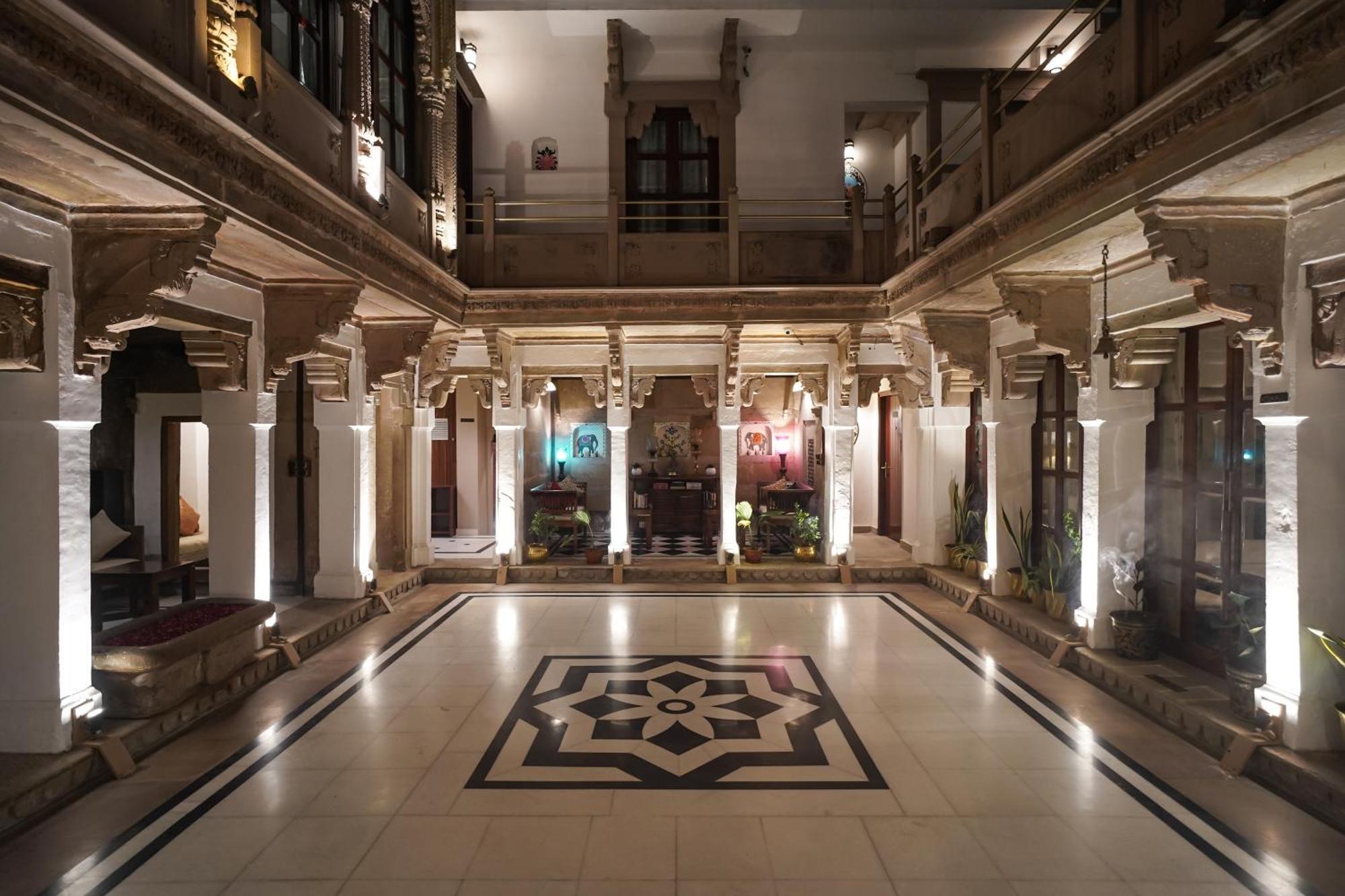 Guleria Kothi At Ganges Hotel Varanasi Exterior foto