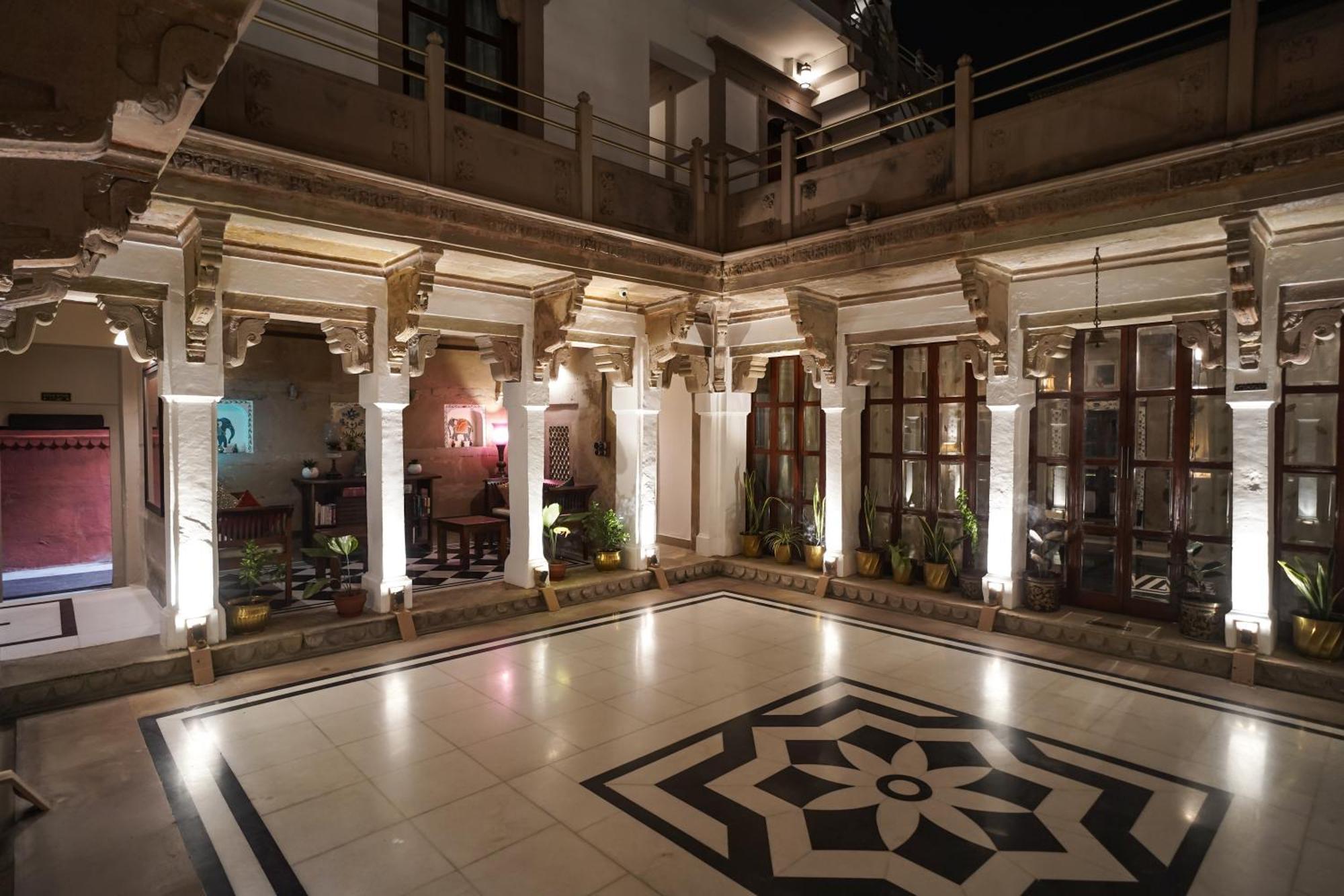 Guleria Kothi At Ganges Hotel Varanasi Exterior foto