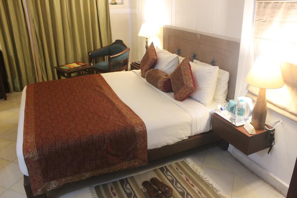 Guleria Kothi At Ganges Hotel Varanasi Exterior foto